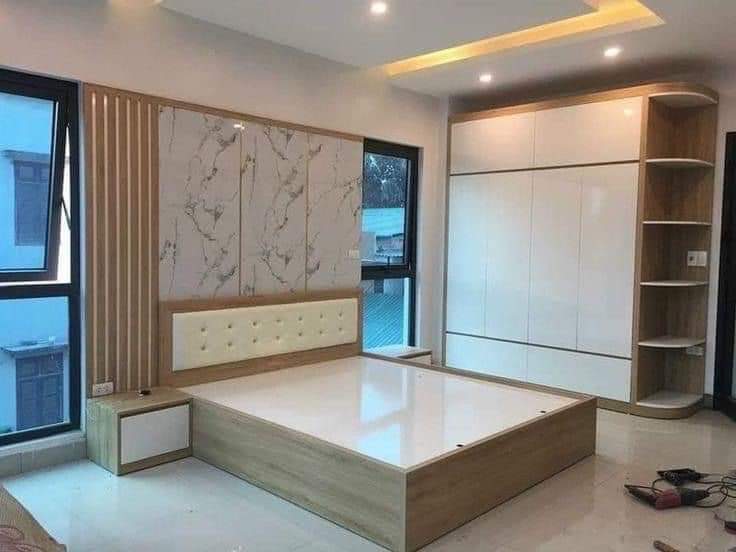 Contemporary wood-slat wardrobe with white lacquer