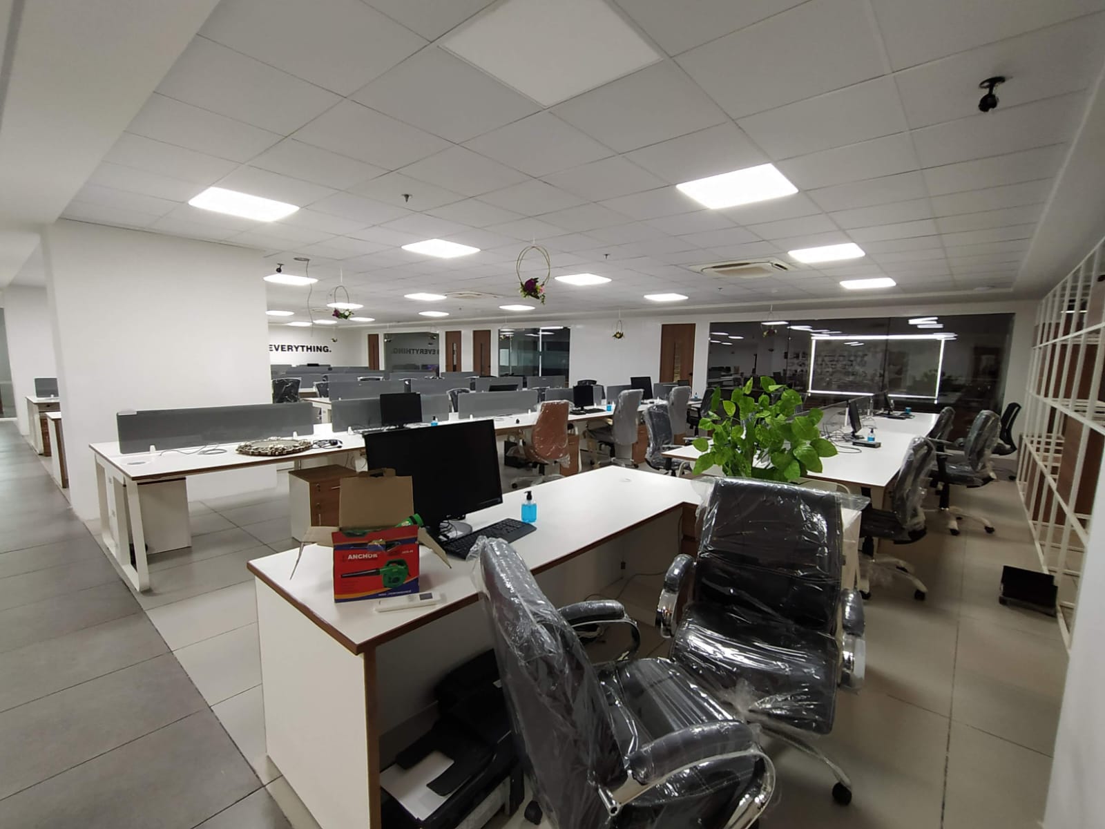 Commercial interior — corridor and partition works